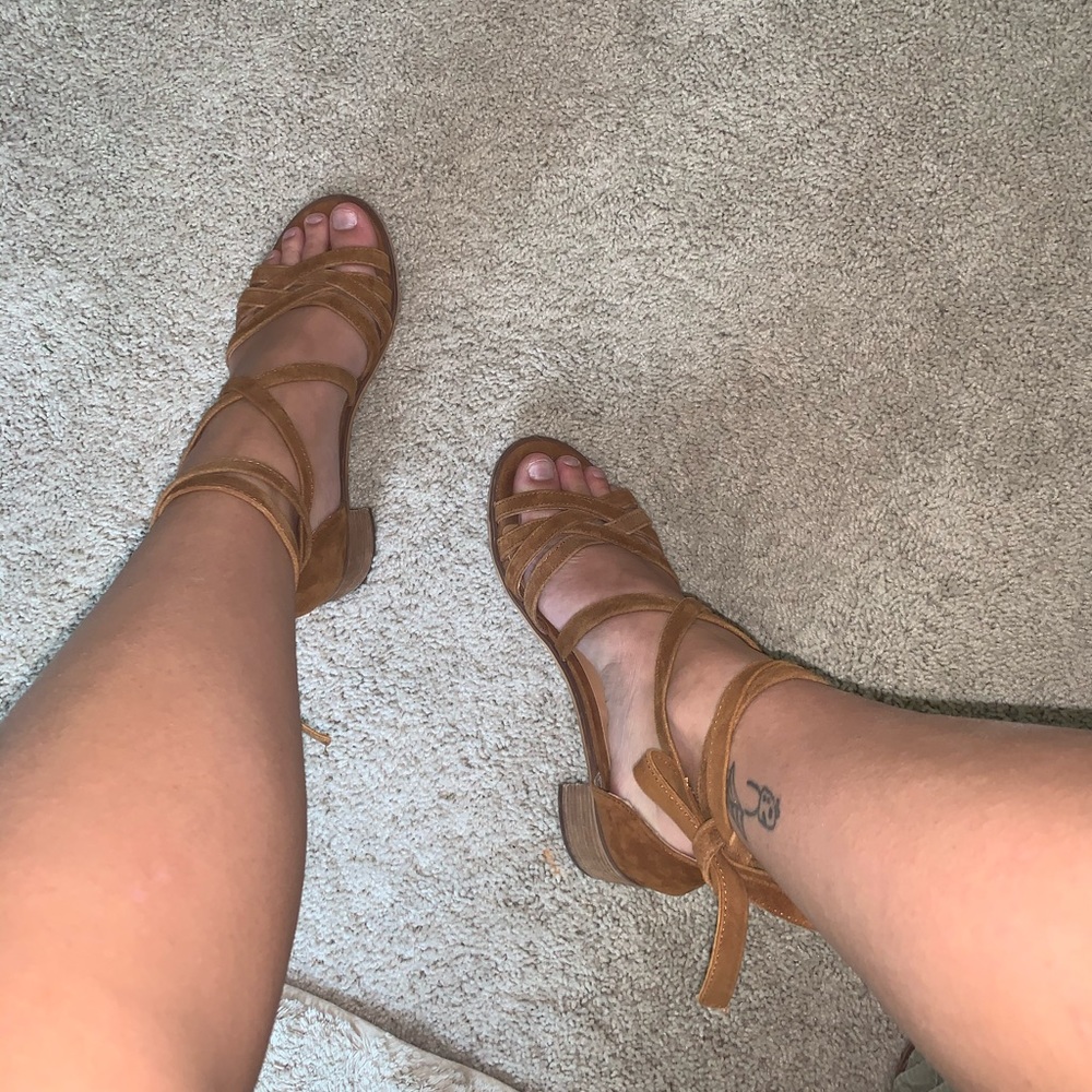 super cute boho lace up steve madden sandal heels